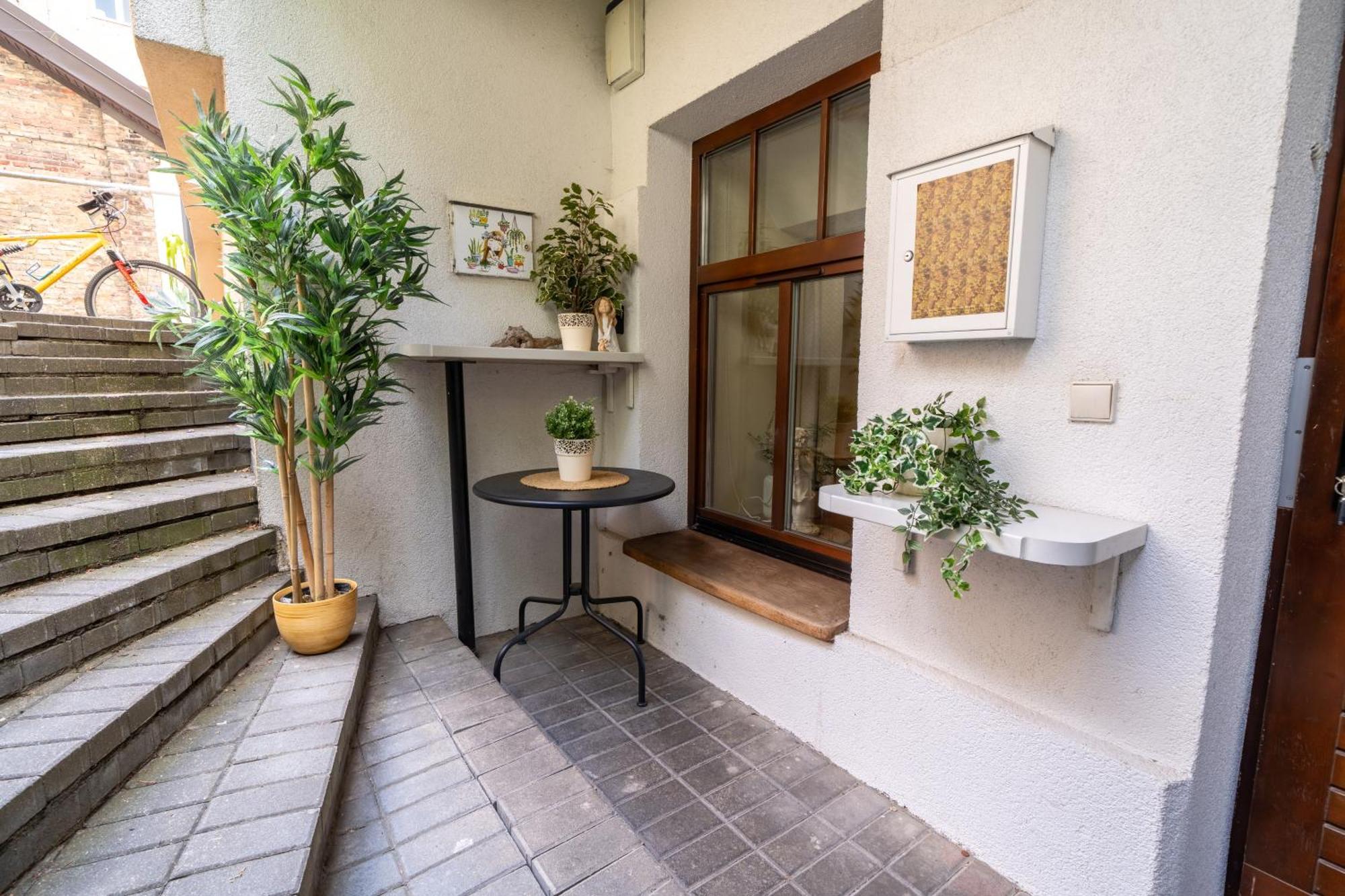 Cozy Suite With Inner Yard Vilnius Ngoại thất bức ảnh
